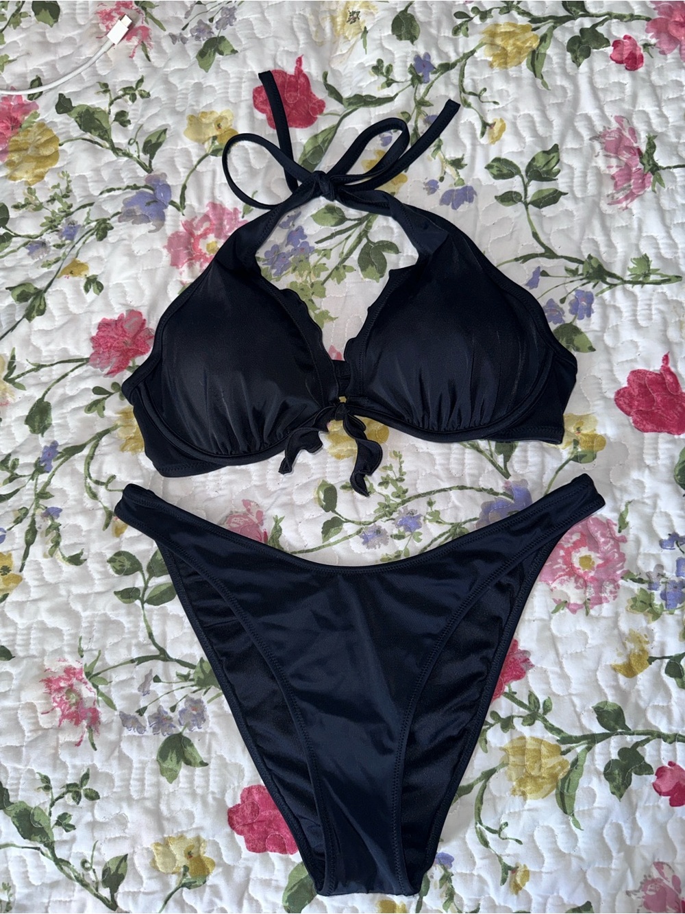 VS Bikini Set - Picture 2 of 8